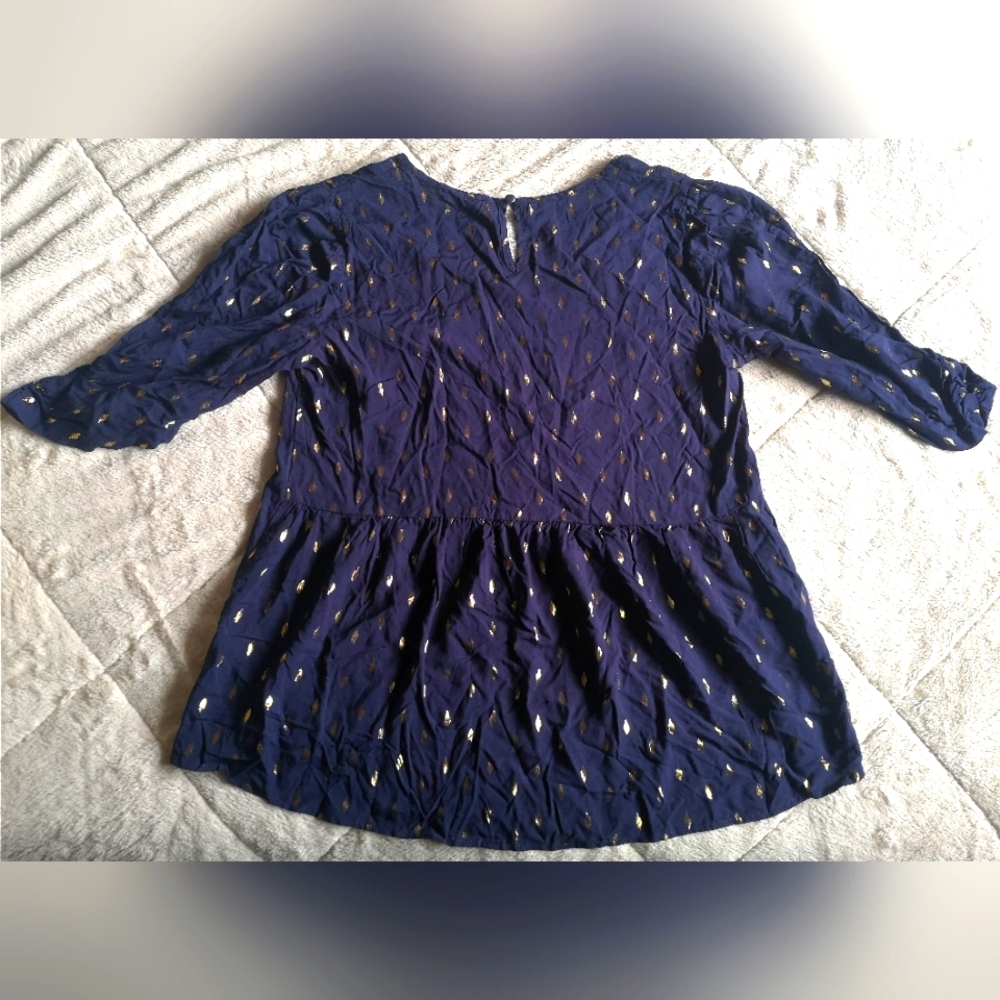 NWOT Solitaire blouse. Size M
